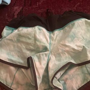 Lululemon shorts size 6